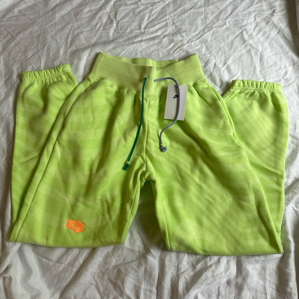 Nike Green Sweatpants Comfortable Athletic Joggers